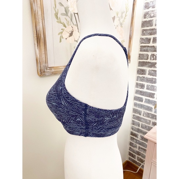 NWT all in motion Size:M sports bra - Picture 5 of 6